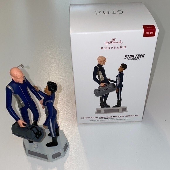 Hallmark 2019 Star Trek Commander Saru and Michael - Picture 1 of 4